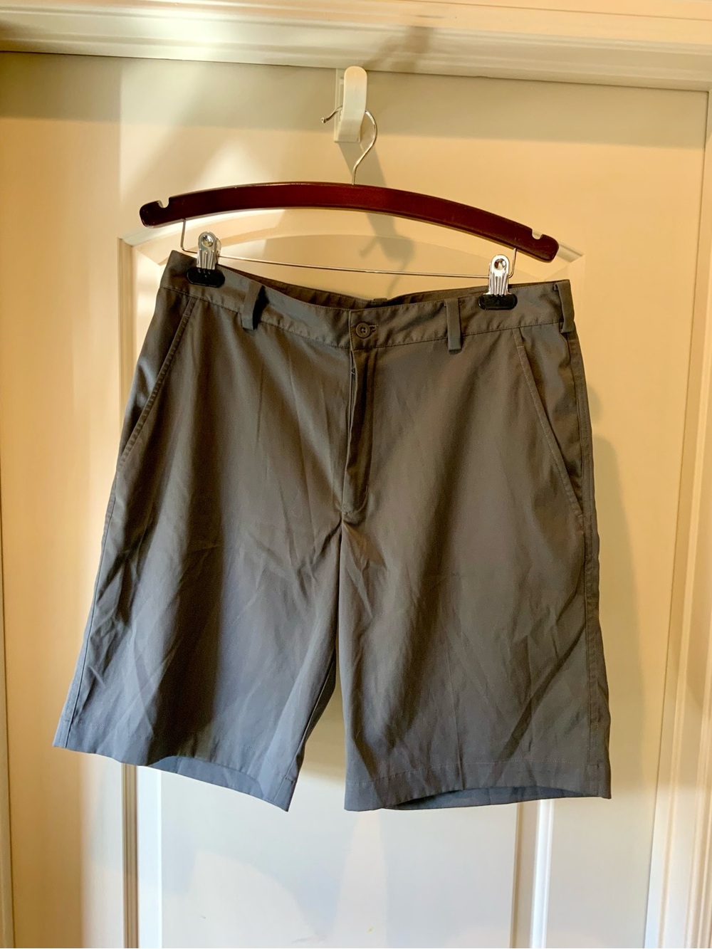 Nike Men's Flat-Front Gray Performance Shorts